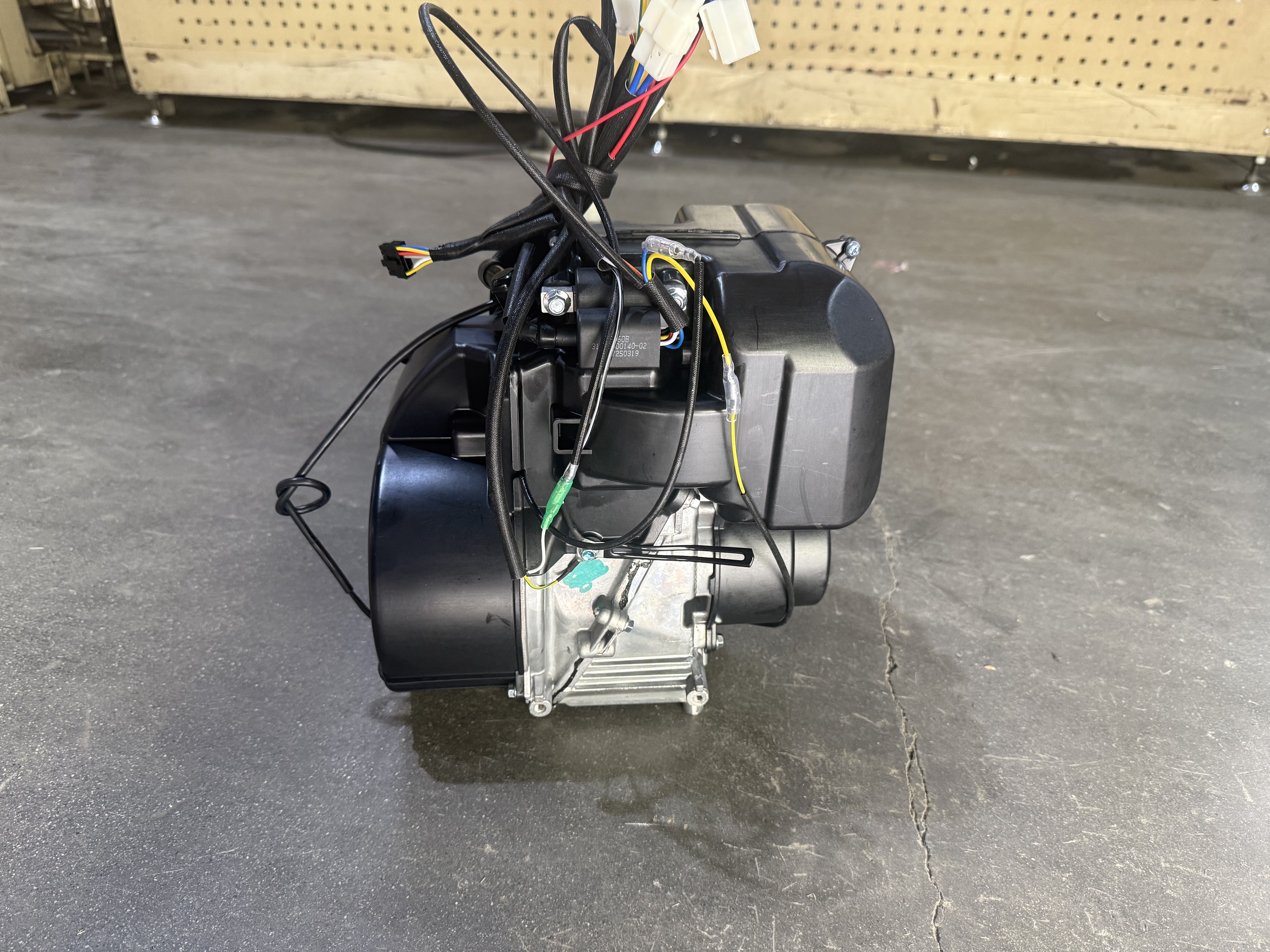 картинка Двигатель бензиновый SH60B с альтернатором для SGG 1400Si / Engine Assembly for SGG 1400Si (20260-05568-05)